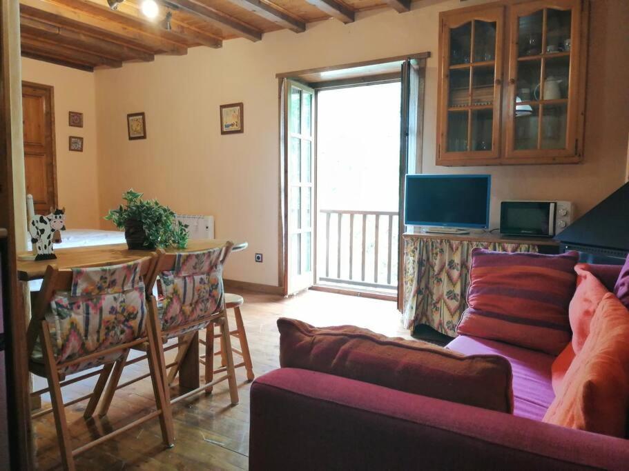 Estudio Con Chimenea Cosmos 3 普拉德埃米塔 外观 照片