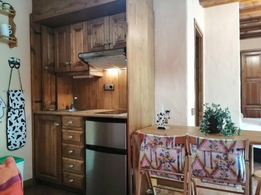 Estudio Con Chimenea Cosmos 3 普拉德埃米塔 外观 照片