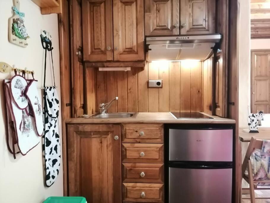 Estudio Con Chimenea Cosmos 3 普拉德埃米塔 外观 照片