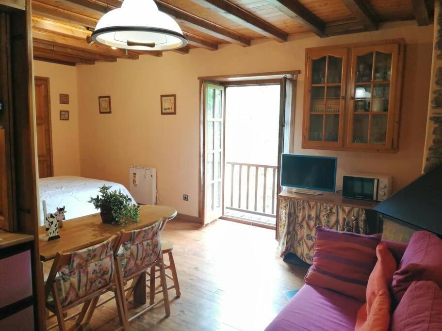 Estudio Con Chimenea Cosmos 3 普拉德埃米塔 外观 照片